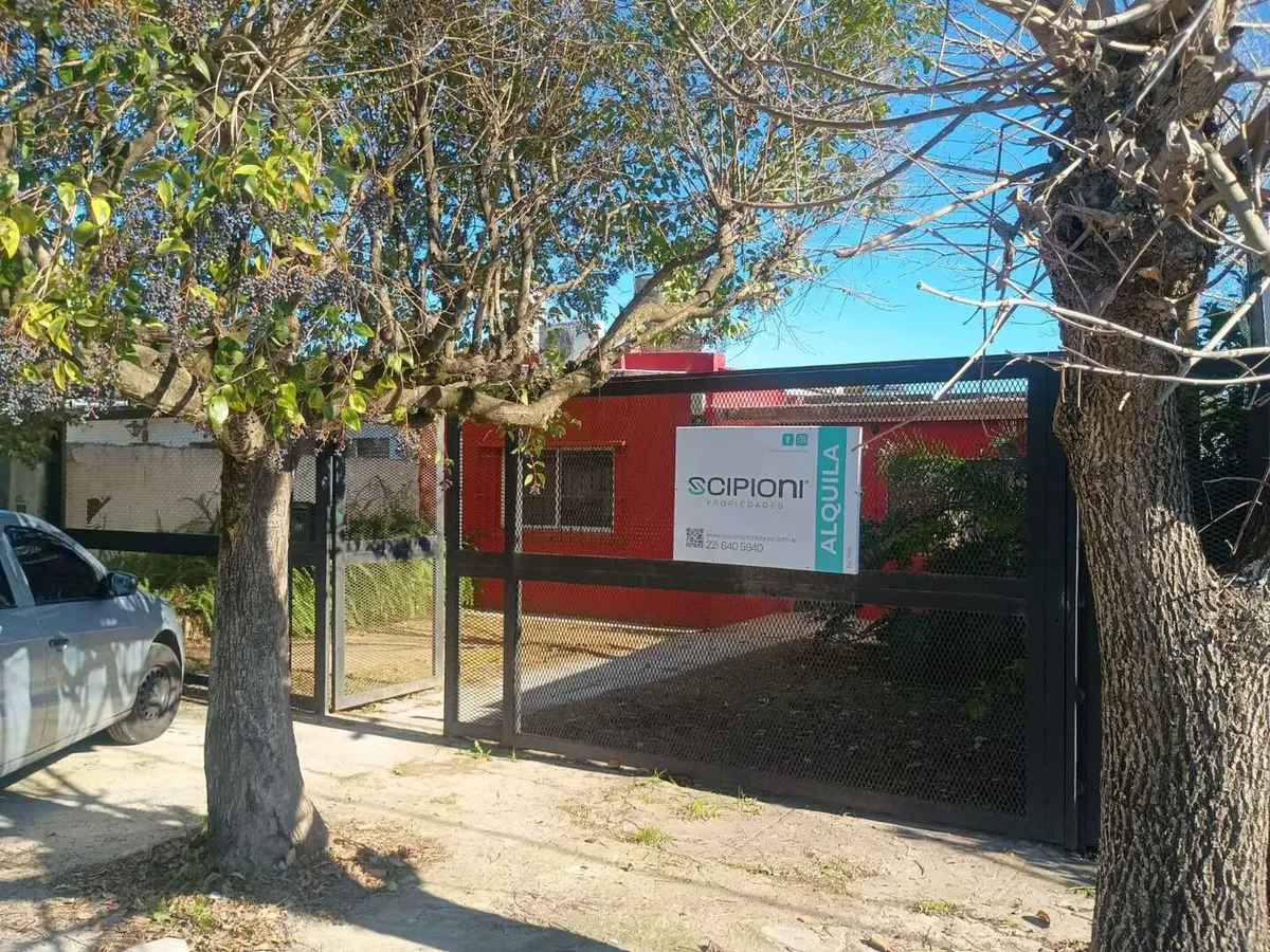 Casa en City Bell con patio