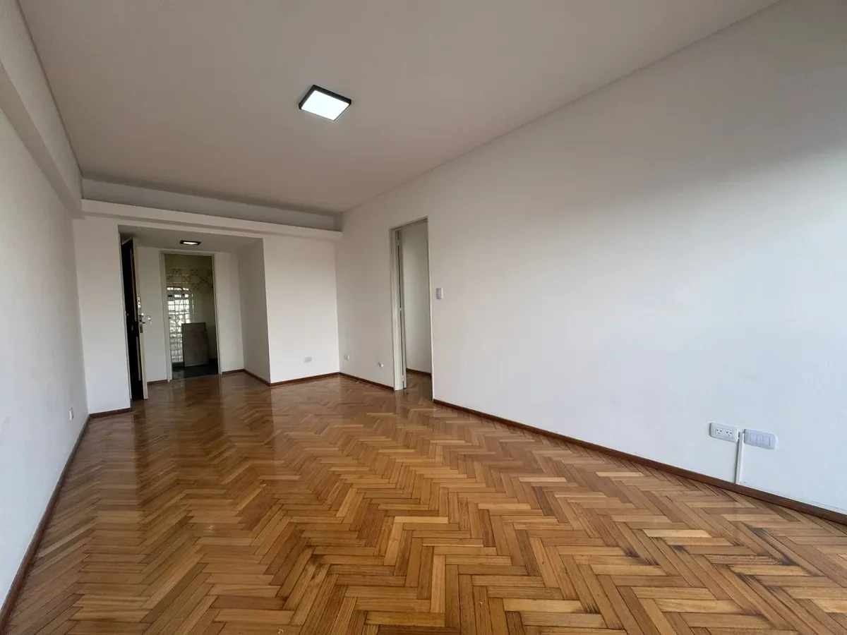 3 Ambientes| Alquiler En V Urquiza| Hermoso Depto. Piso Alto