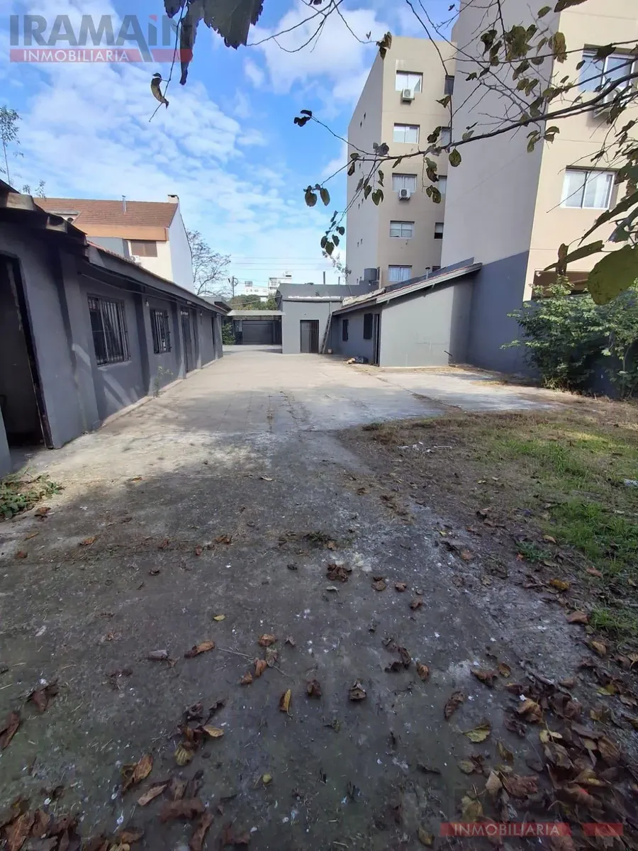 Casa comercial en Moreno Centro