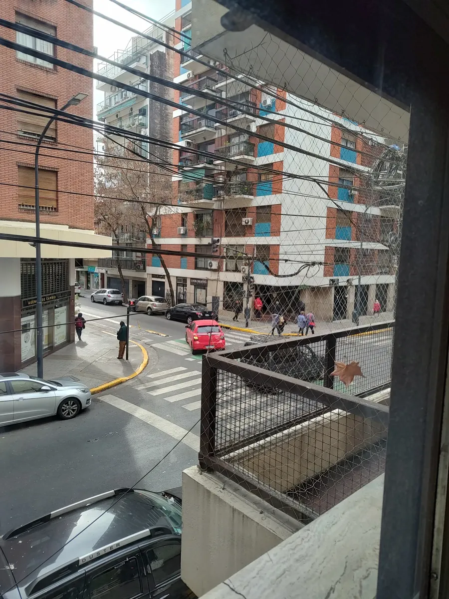 Departamento 2 Amb. Al Frente Con Balcón Y Lavadero
