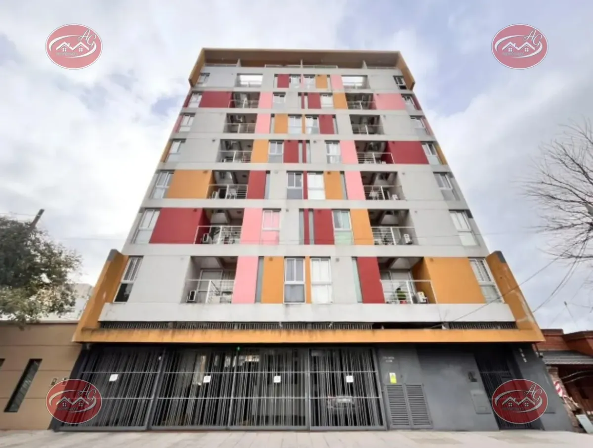 5º andar com varanda e piscina