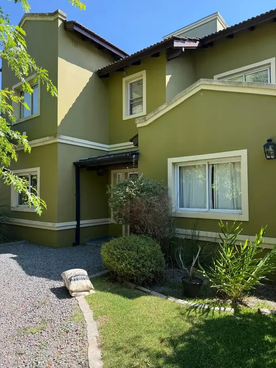 6-room house with pool