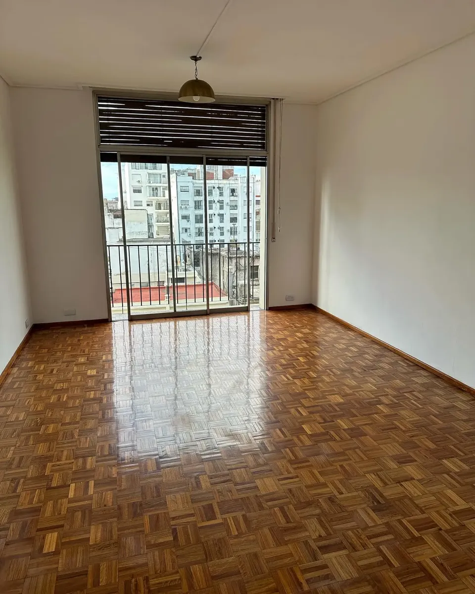 Exelente Estado.muy Luminoso.edificio De Categoría.