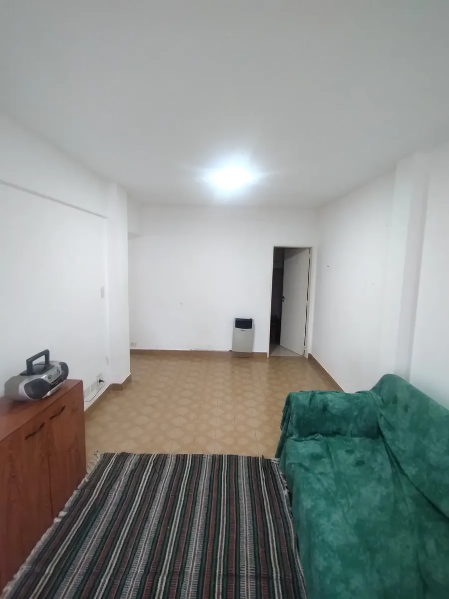 Estudio con cocina independiente