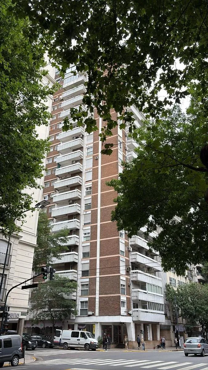 Recoleta 3BR, parking and balcony
