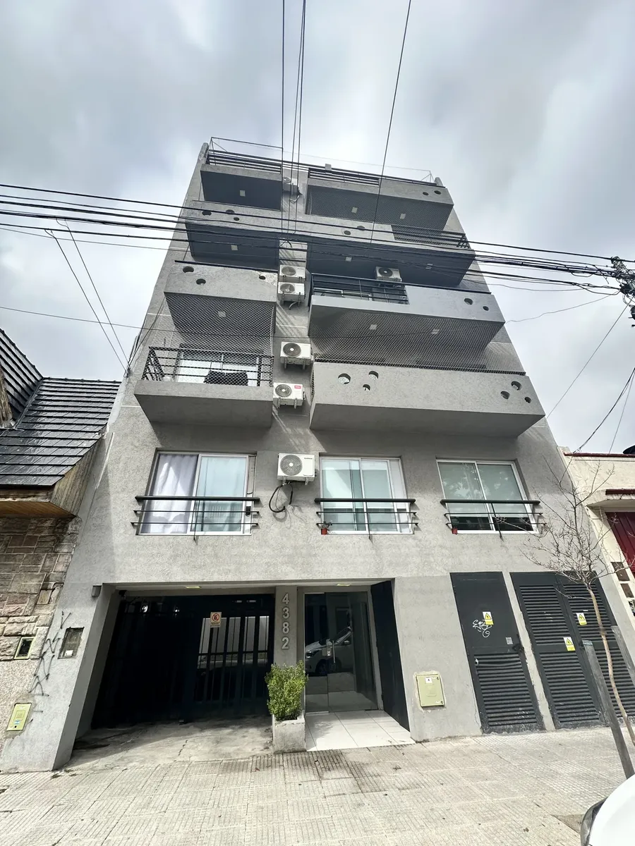 Alquiler Monoambiente Al Frente Con Balcón