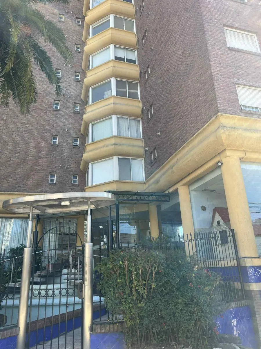 $990.000 Depto. 3 Amb. En Edif. Barcelona 3