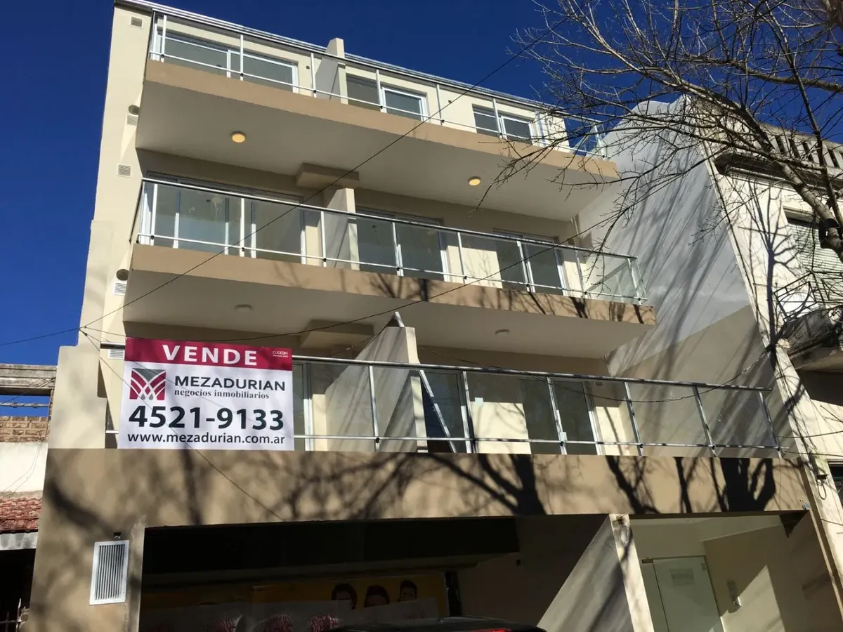 Monoambiente Ideal Con Amplio Balcón Y Cocina Separada