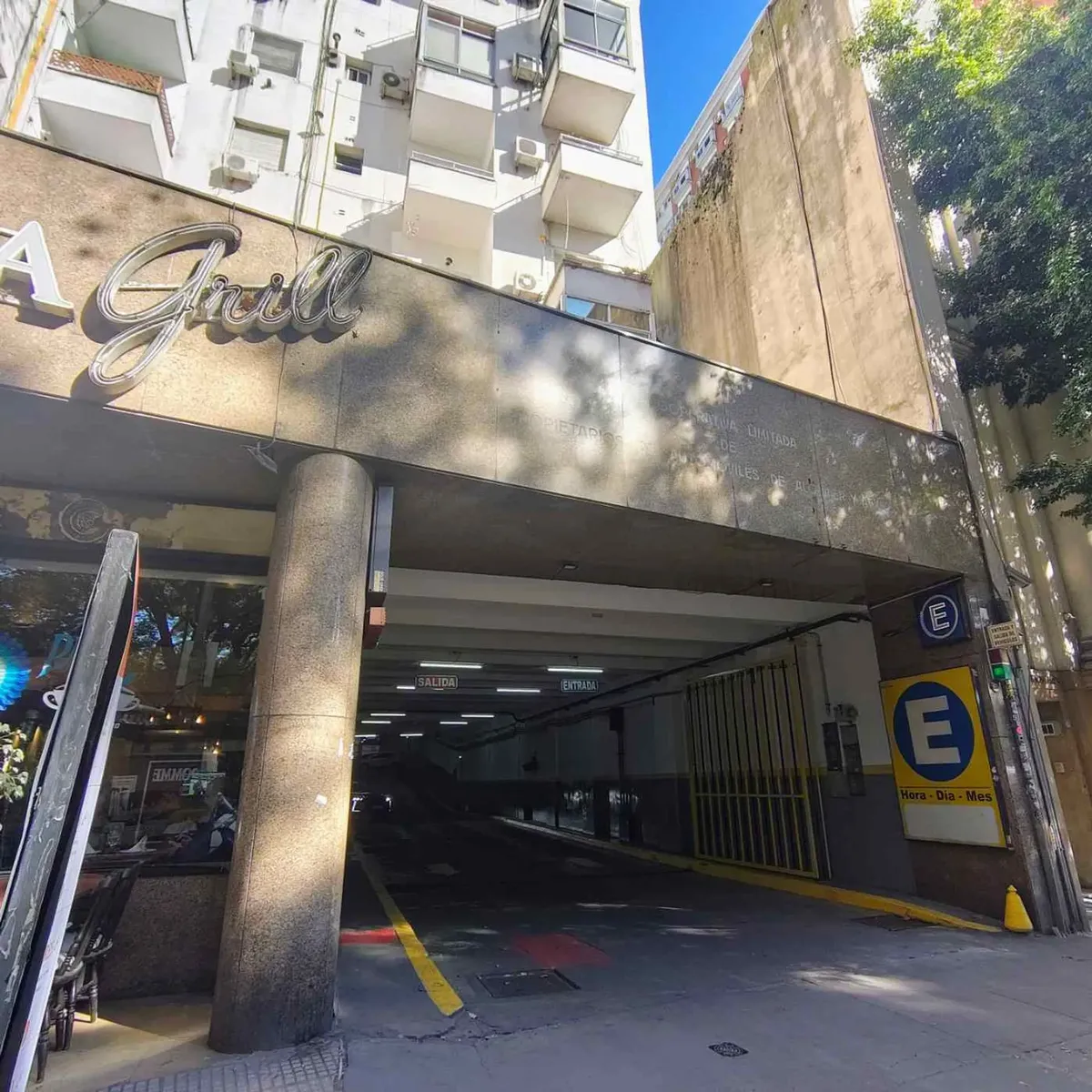 2 ambientes con balcón y escritorio