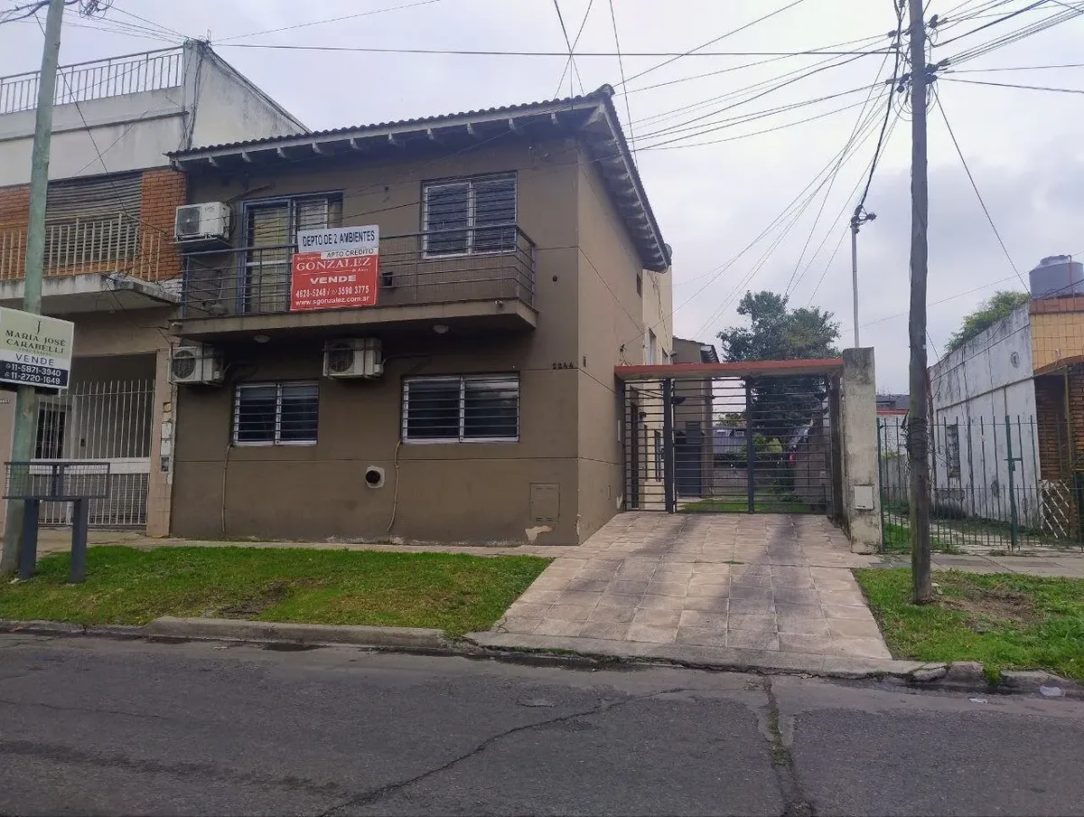 Alquiler Departamento 2 Ambientes Con Cochera. Castelar Norte, Moron