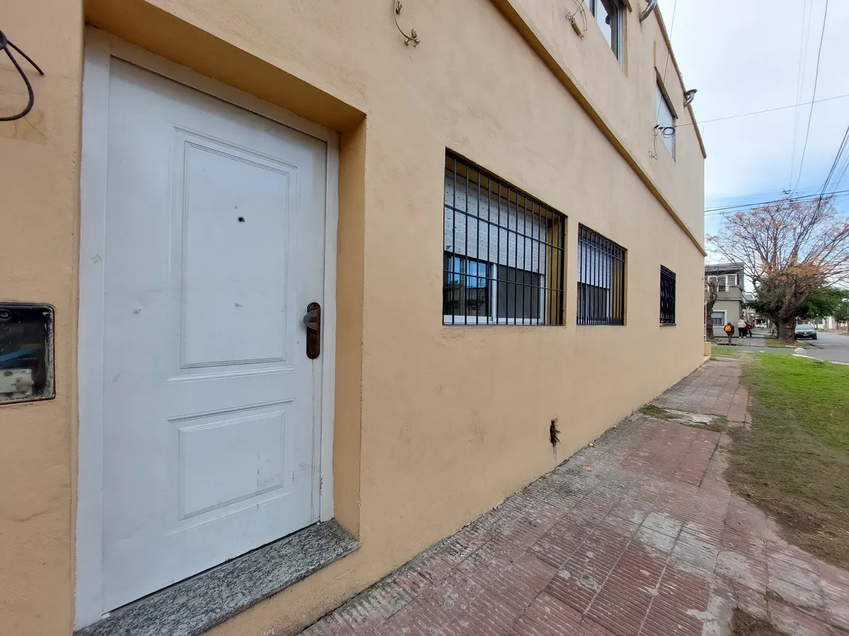 Departamento De 3 Ambientes En Alquiler Sin Expensas En Wilde Apto Mascota