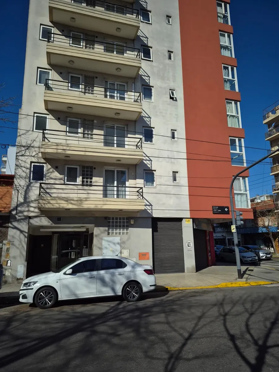 Alquiler 1 Amb Amplio Con Balcón En Monte Castro
