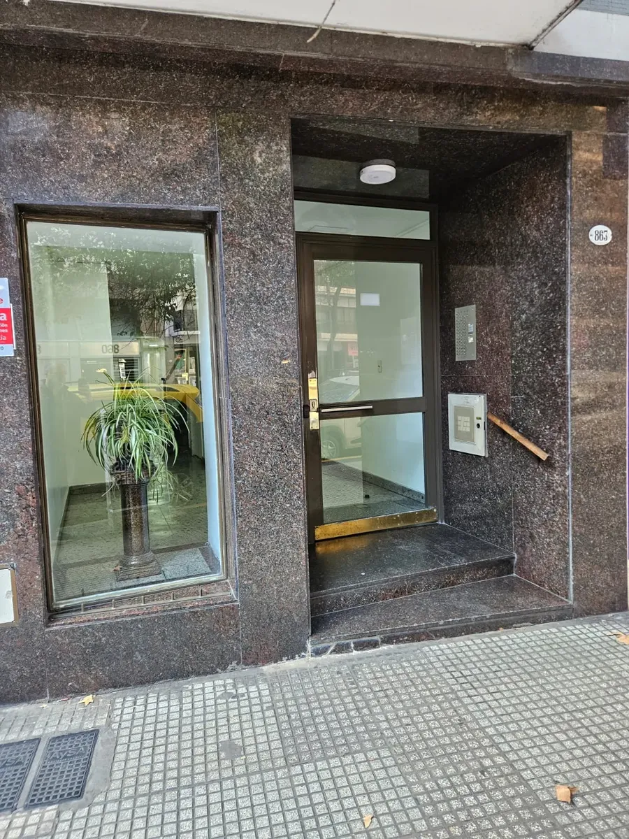 Alquiler 2 Ambientes Amplios Av Pueyrredon 863 Bario Norte