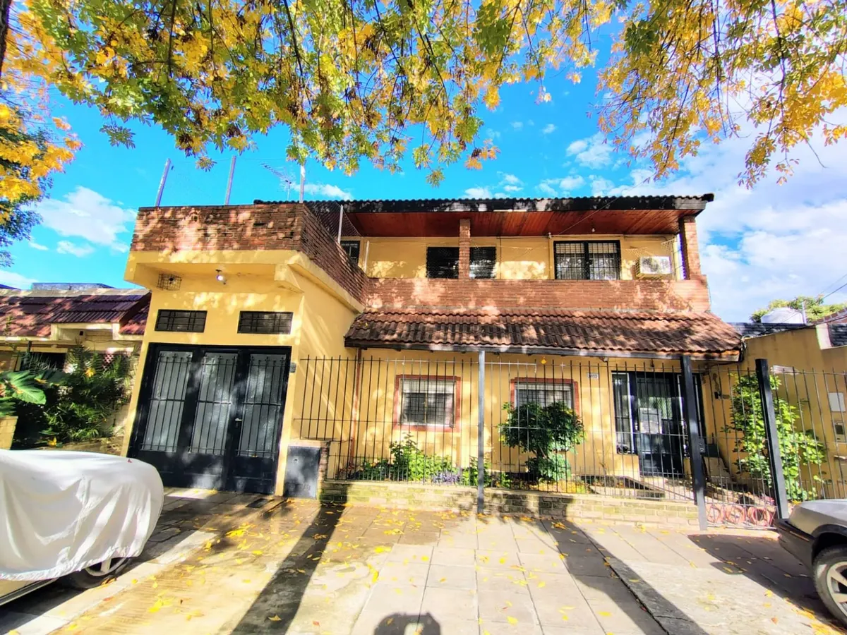 Casa En Lugano Barrio Las Casitas