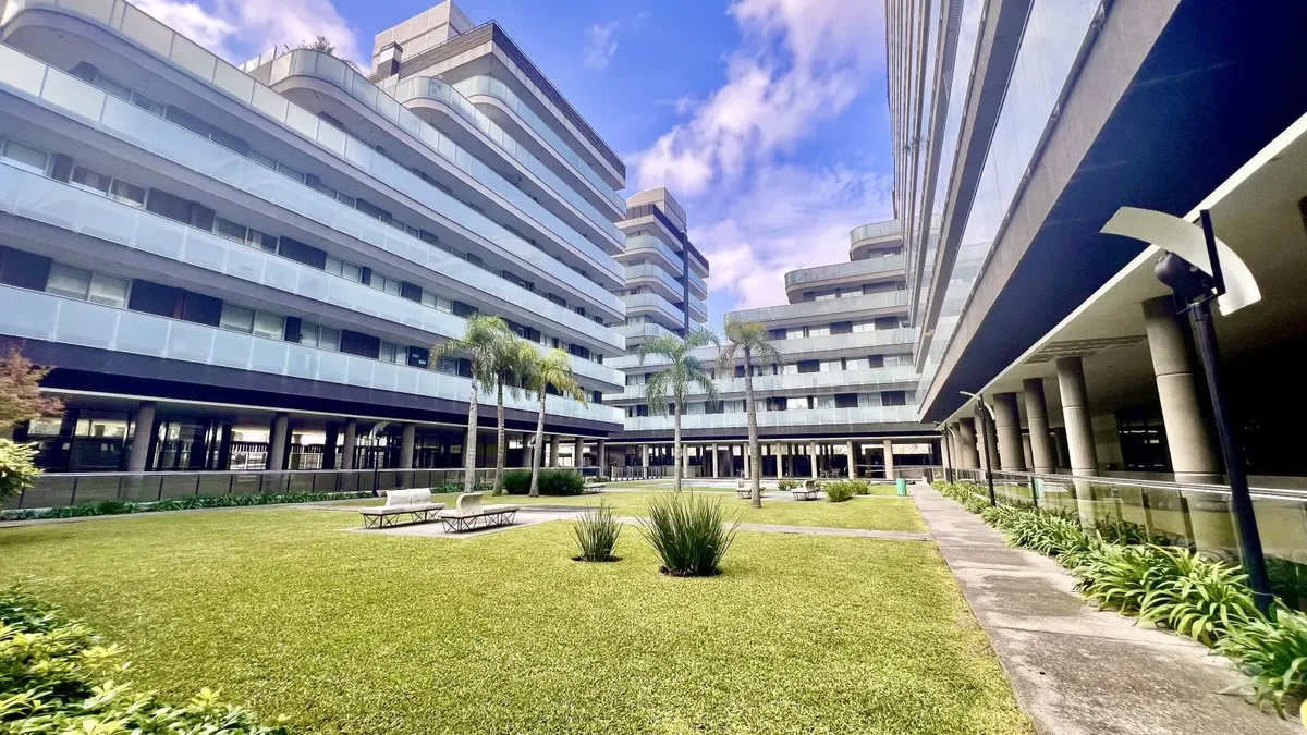 2-room unit with L balcony
