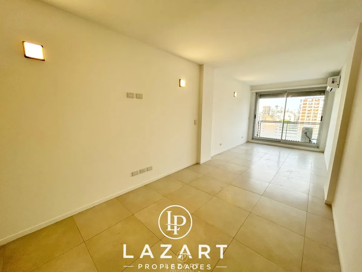 Studio with front balcony