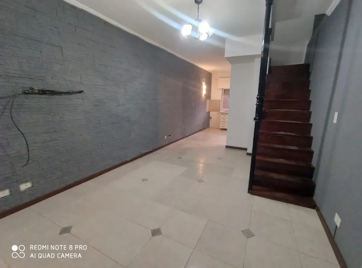 Duplex 3 dormitorios con patio