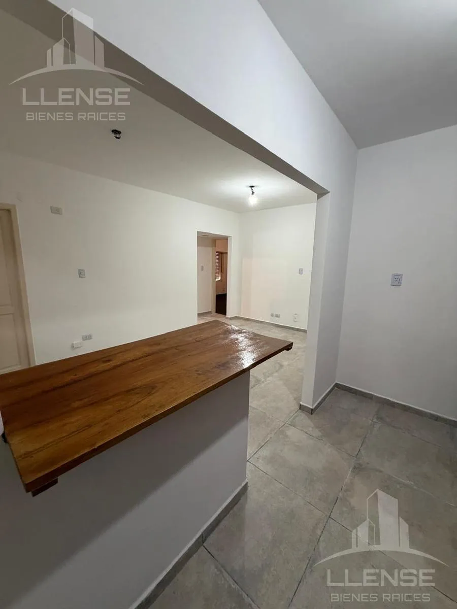Departamento 3 Ambientes Con Balcón En Alquiler - Quilmes Centro