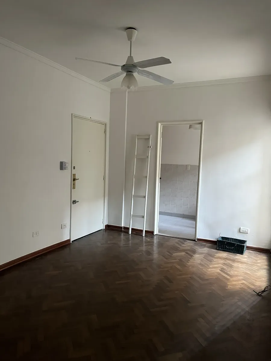 2-room unit with French balcony