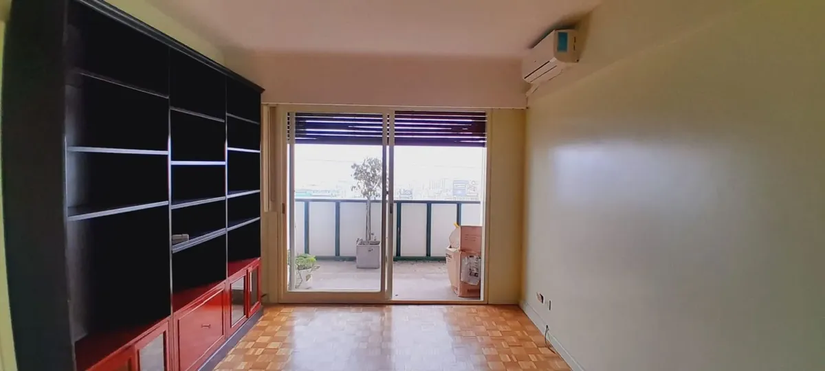2 ambientes con balcón aterrazado
