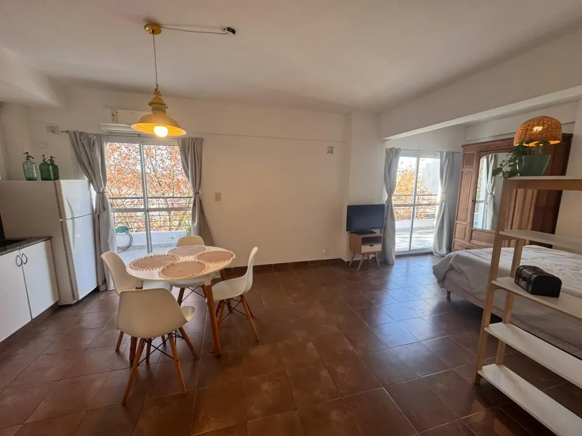 Alquiler Temporario - Monoambiente Amoblado C/balcón Aterrazado - Génova 3200 - Villa Del Parque