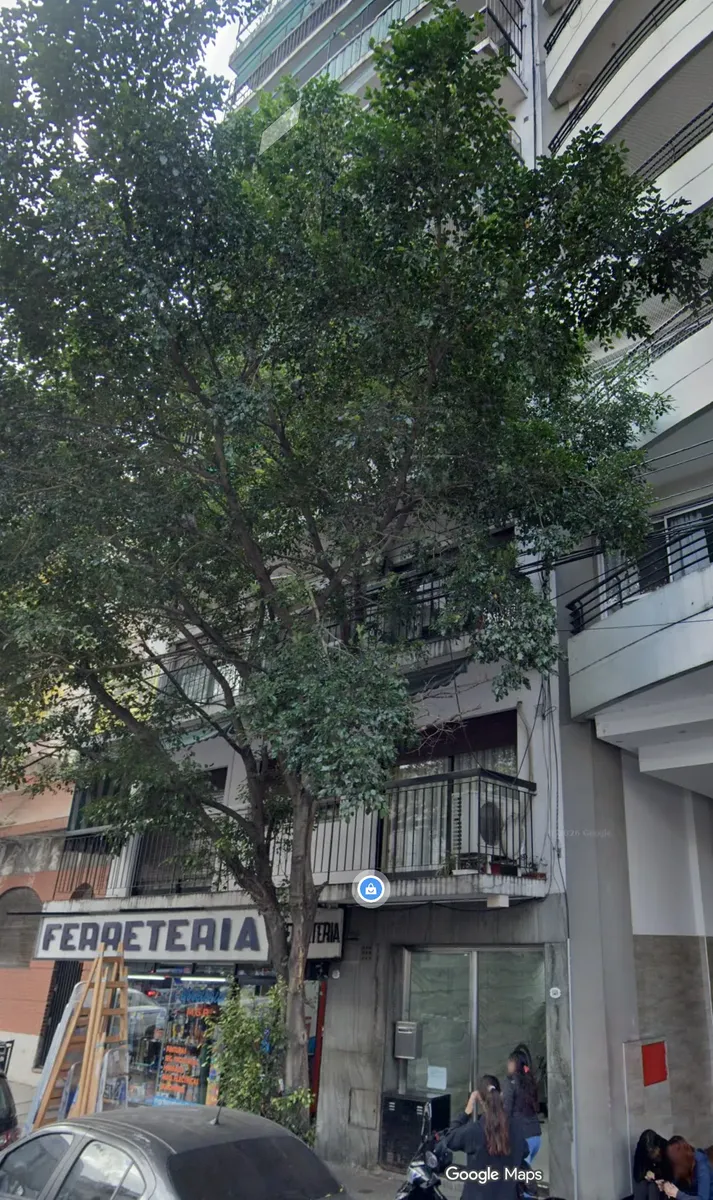Departamento 3 Ambientes En Alquiler  Flores  60 M2 + Balcón Contrafrente  4° Piso Luminoso  A 112 Cuadra Subte San Pedrito (línea A)  2 Ascensores  Recién Pintado