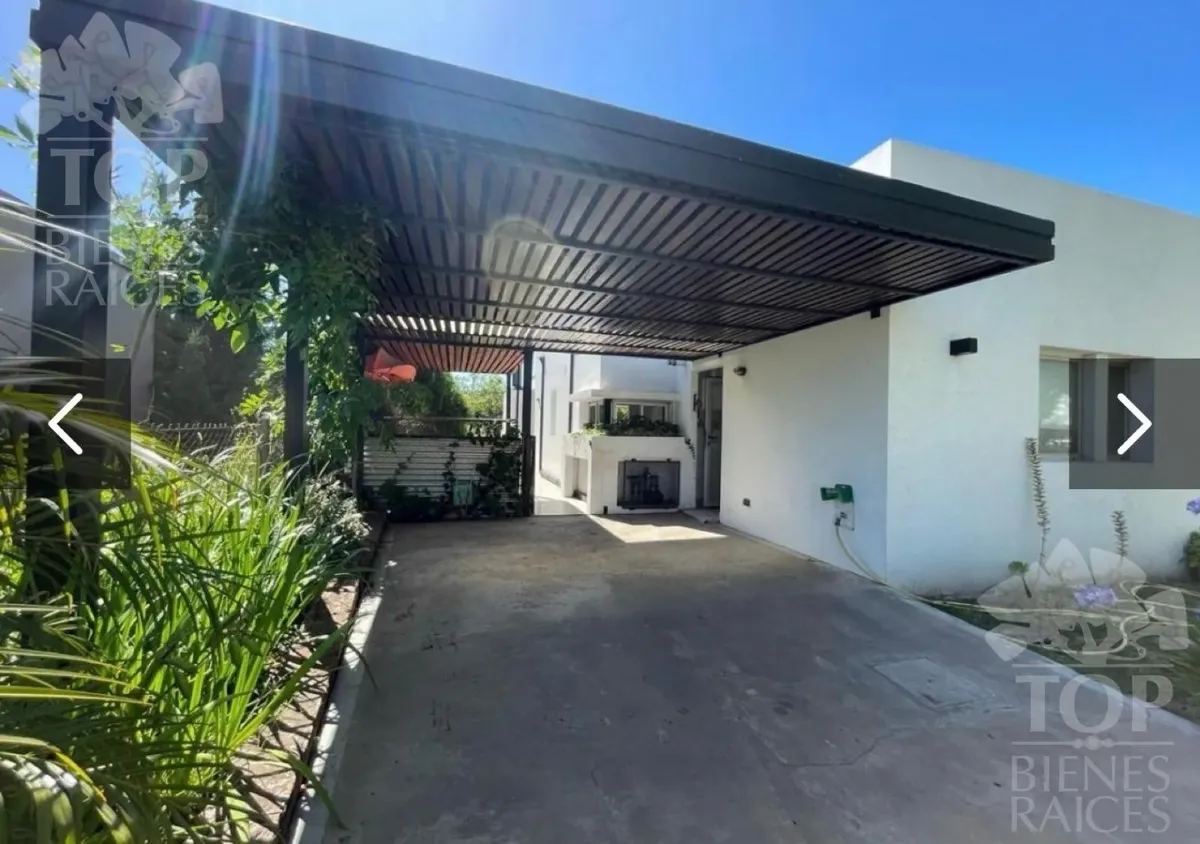Casa 3 dorms, piscina e jardim