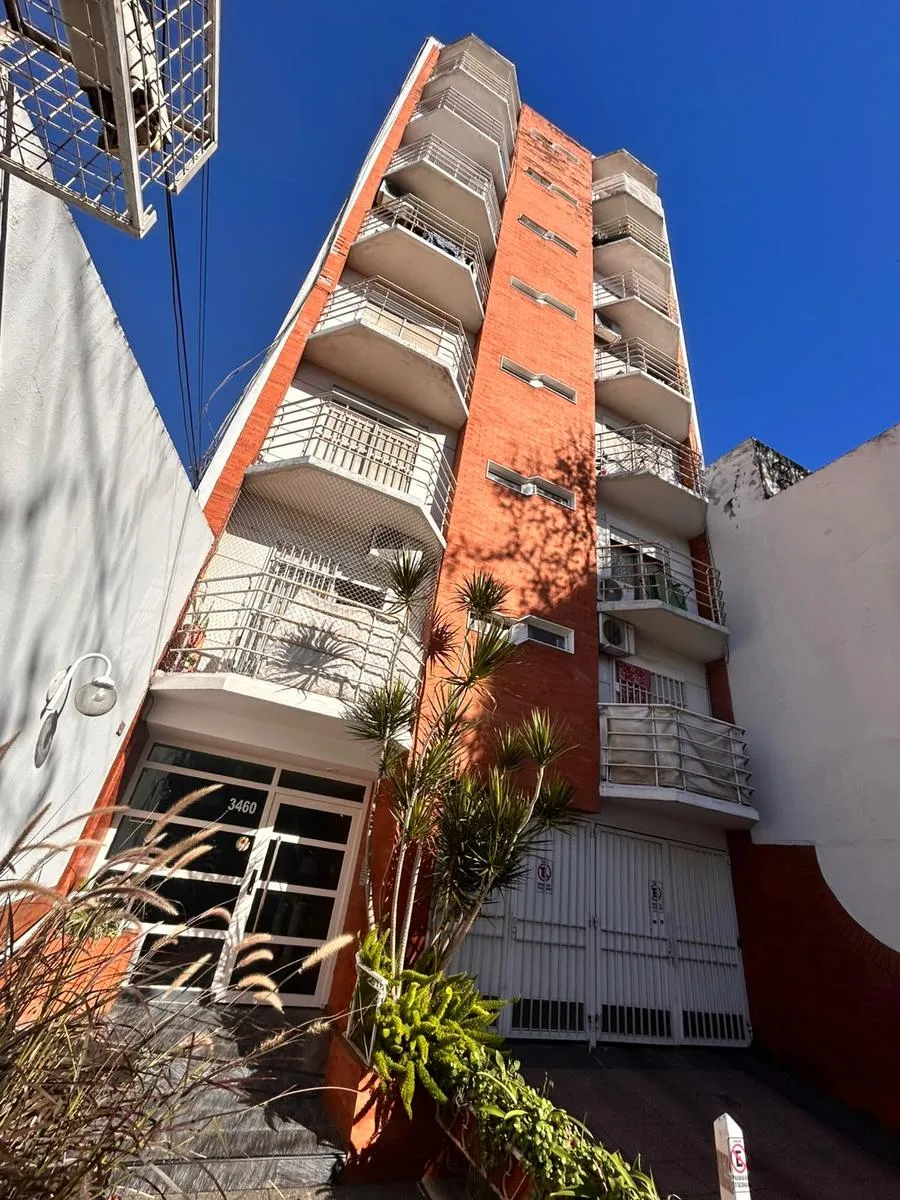 Departamento 1 Amb 1/2 Con Balcon A La Calle - Centro De Santos Lugares