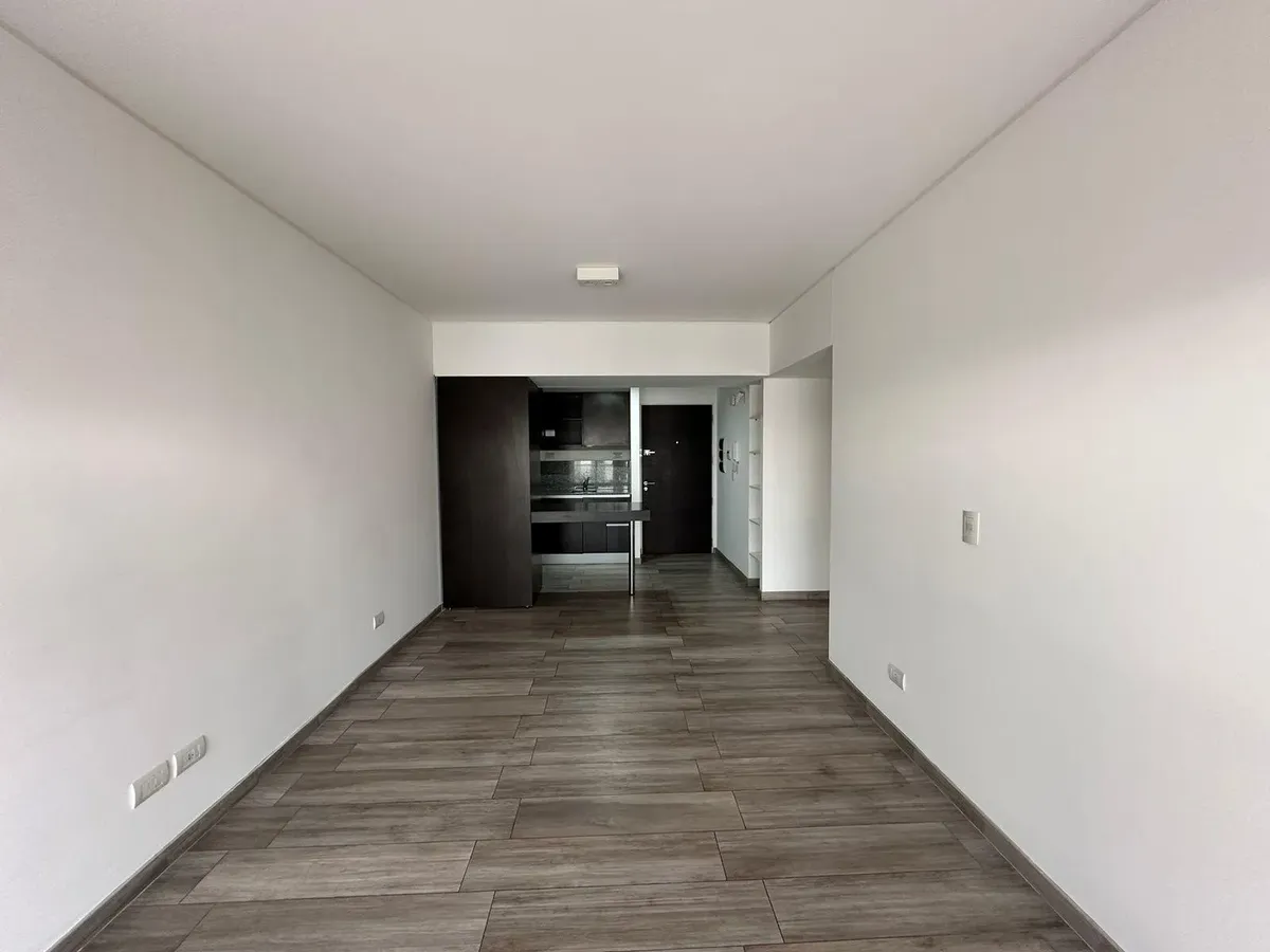 2 ambientes con cochera y balcón