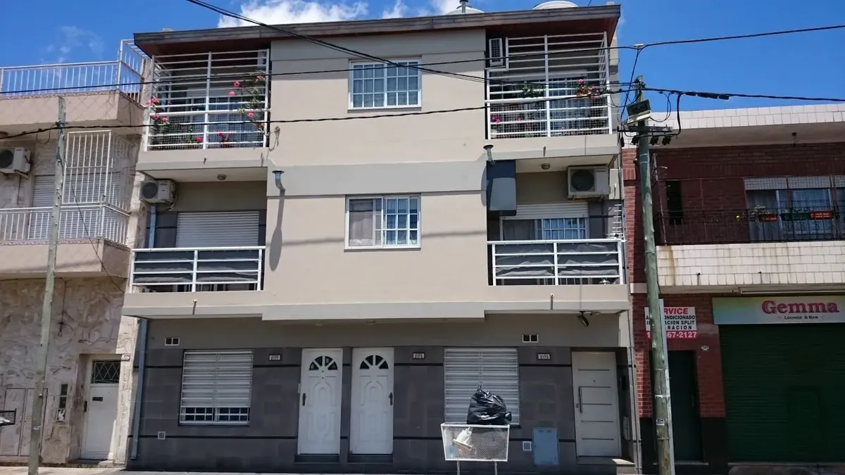 2 Ambientes Primer Piso Por Escalera