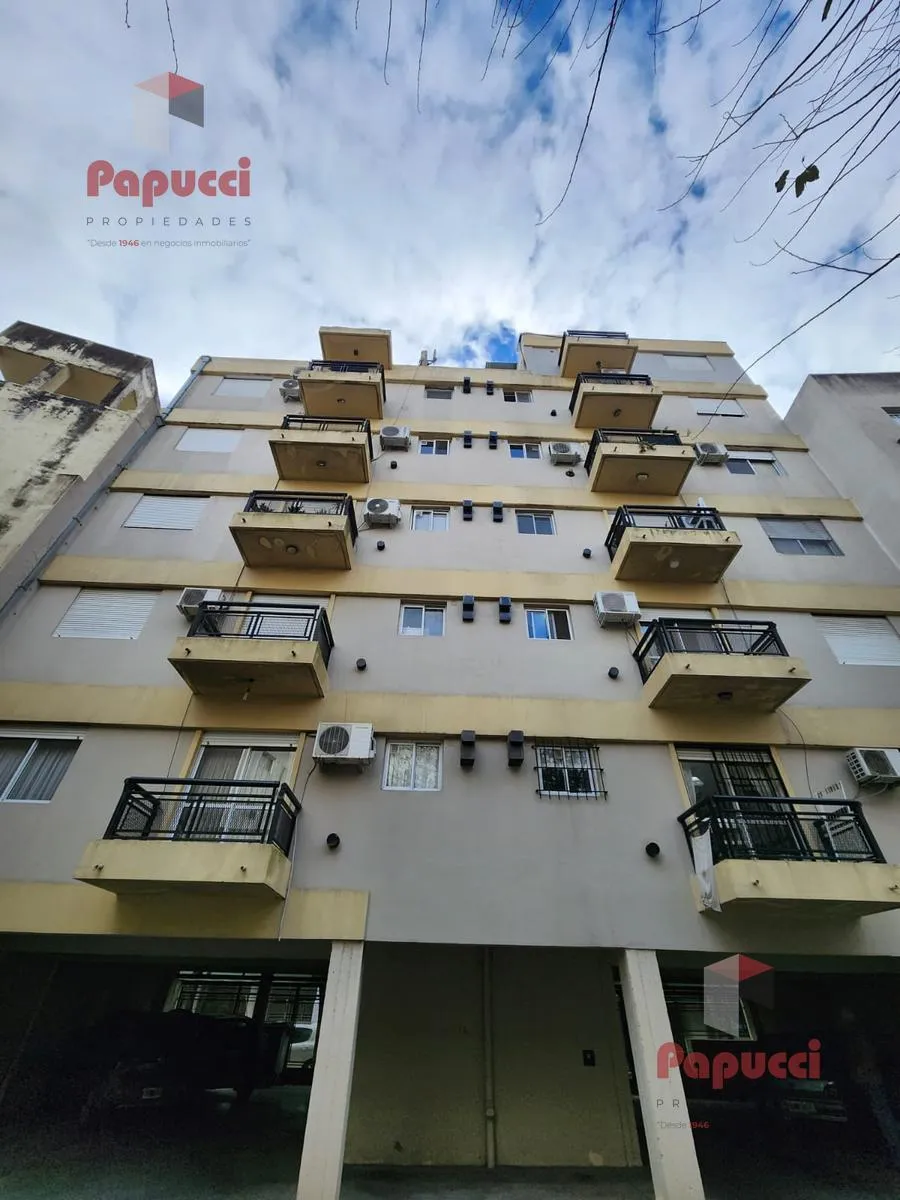 2-room unit with balcony and parking