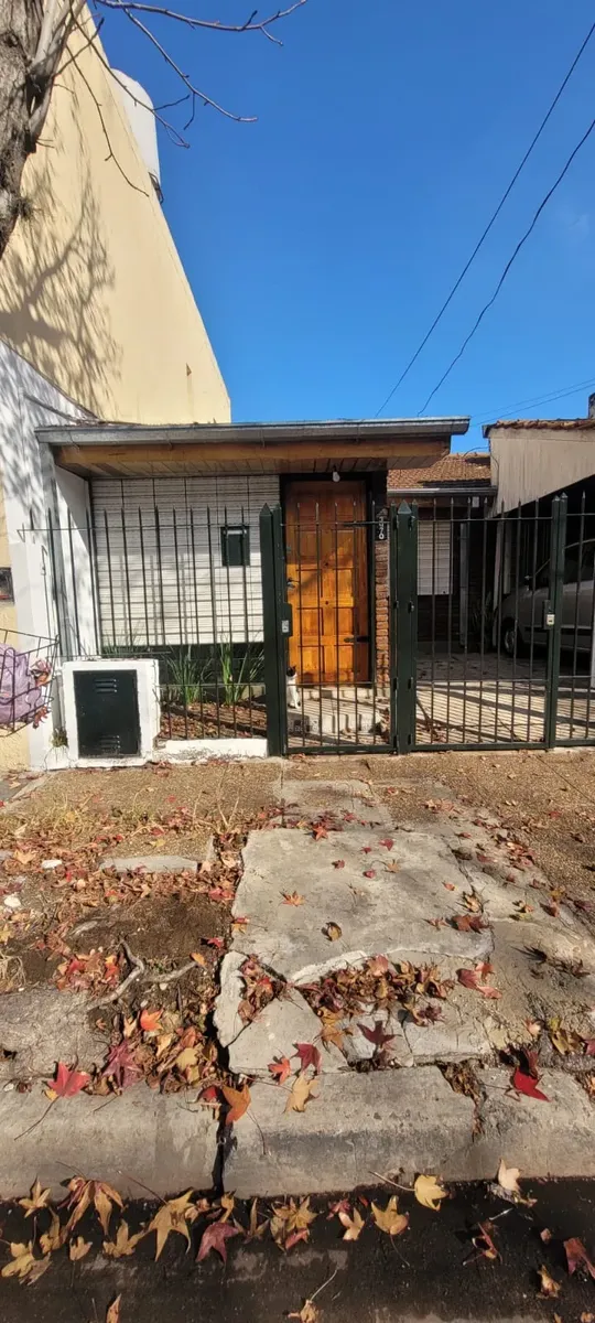 Dúplex reciclado con patio