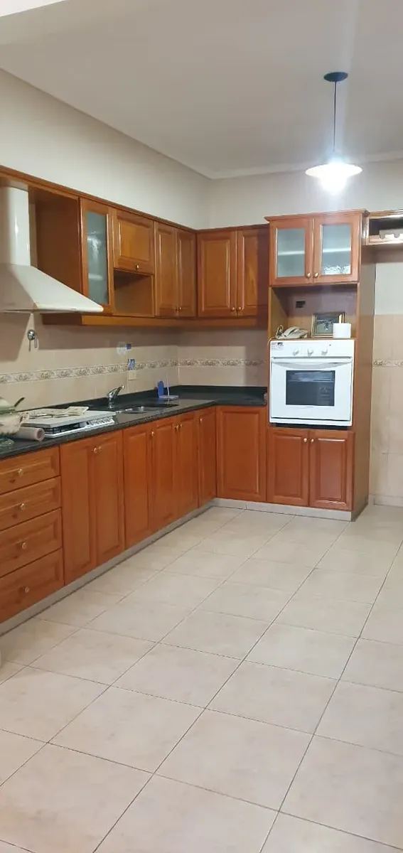 3 bedrooms, enclosed patio with grill