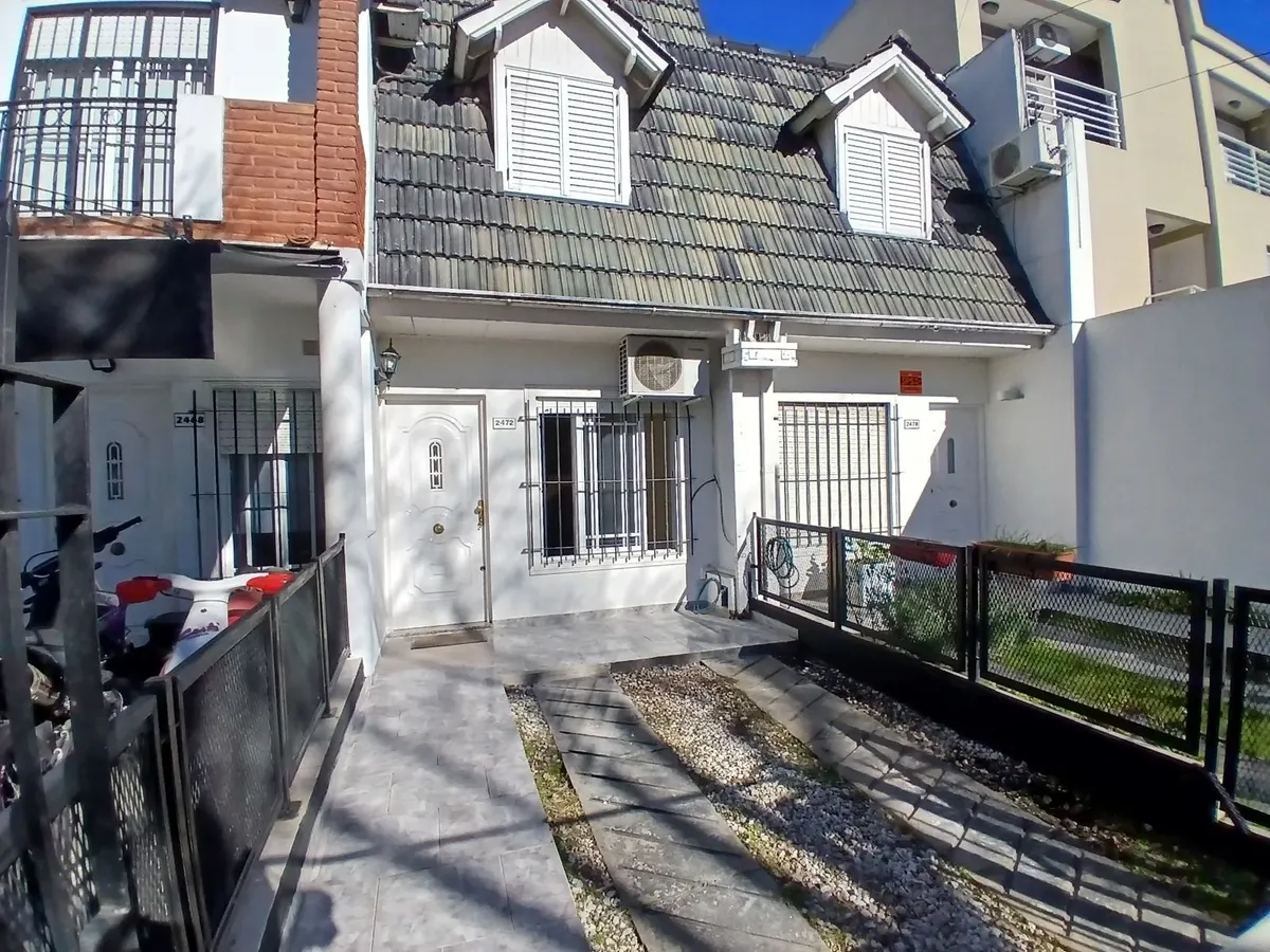Triplex 3 Ambientes, Play Room, Patio, Terraza, Entrada De Auto. Villa Real