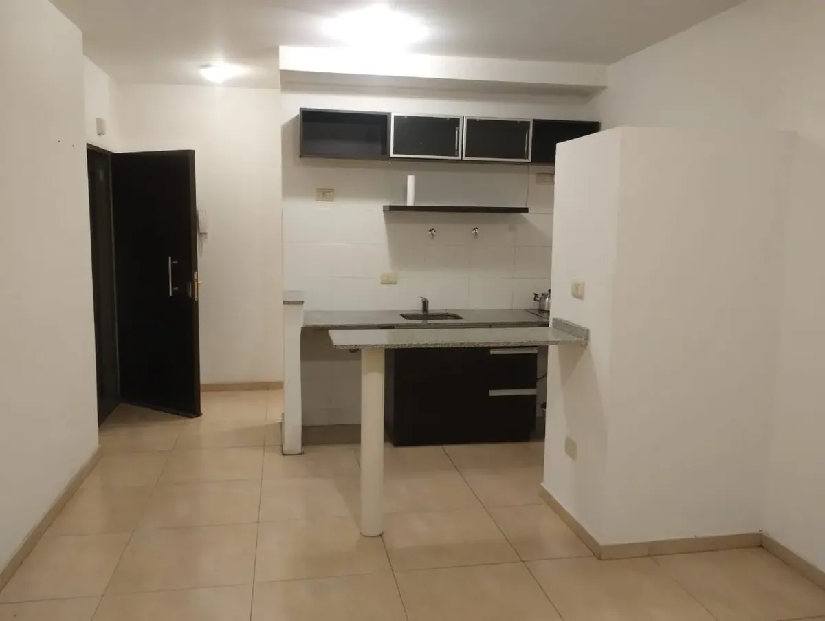 Impecable Monoambiente En Alquiler Villa Pueyrredón .superficie: 36 M2 Totales (muy Bien Distribuidos Y Luminosos).disposición: Contrafrente. Luminoso