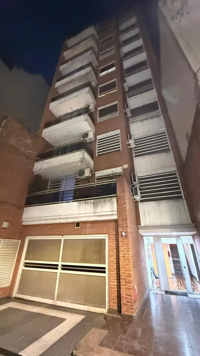 2° piso al frente con balcón