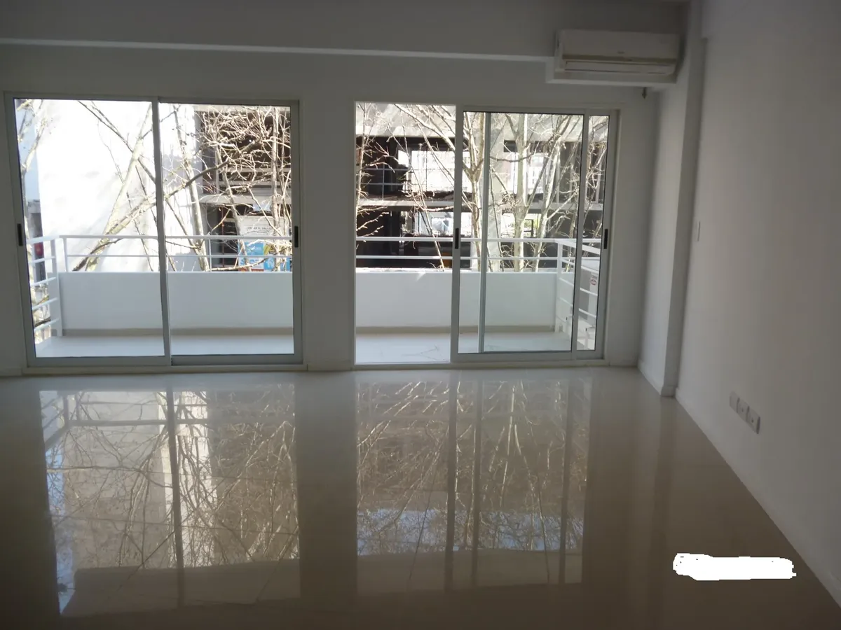 4º andar, varanda e ar-condicionado