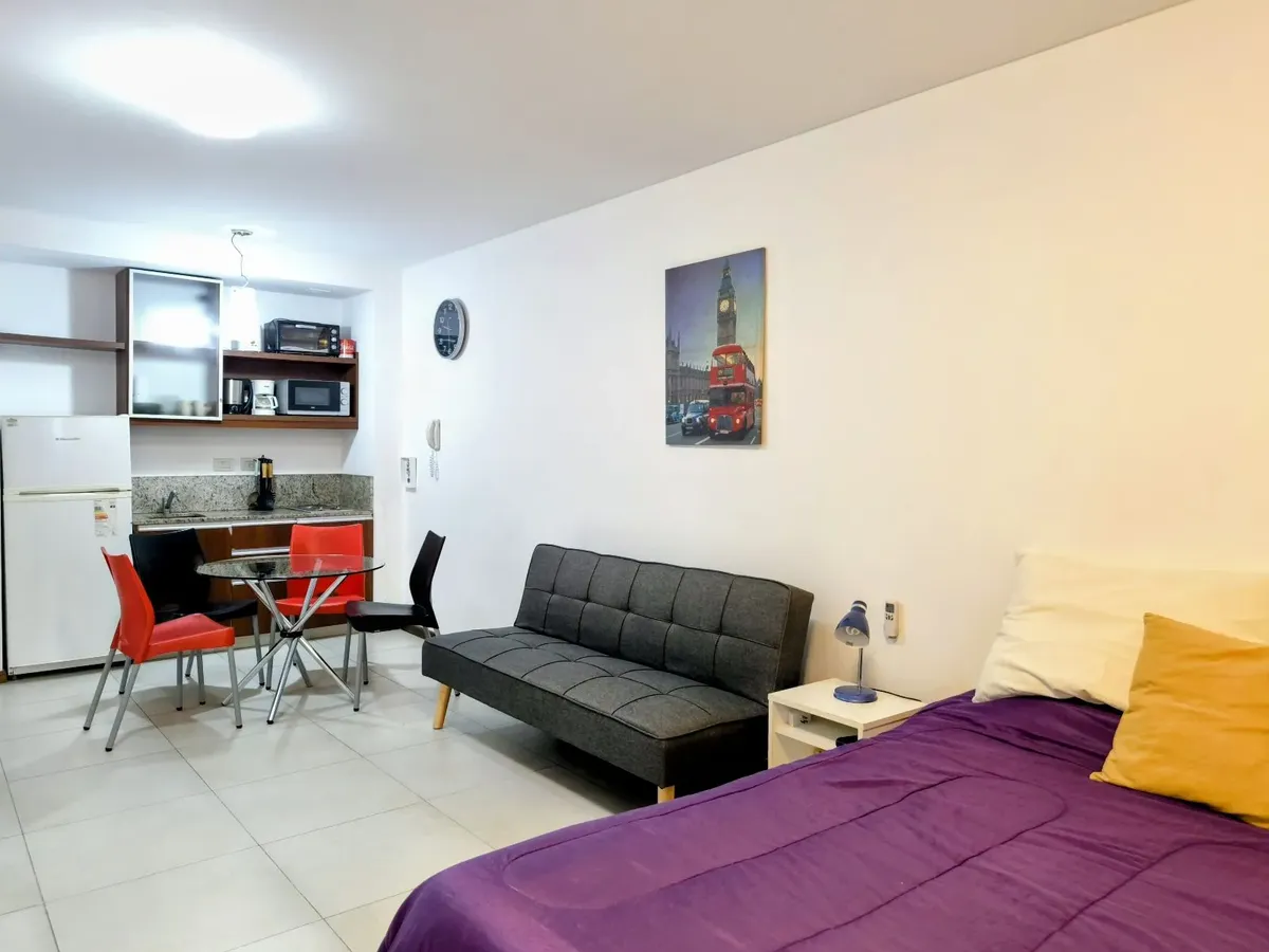 Alquiler De Excelente Monoambiente Con Balcón Y Amoblado, En Recoleta Zona Facultades