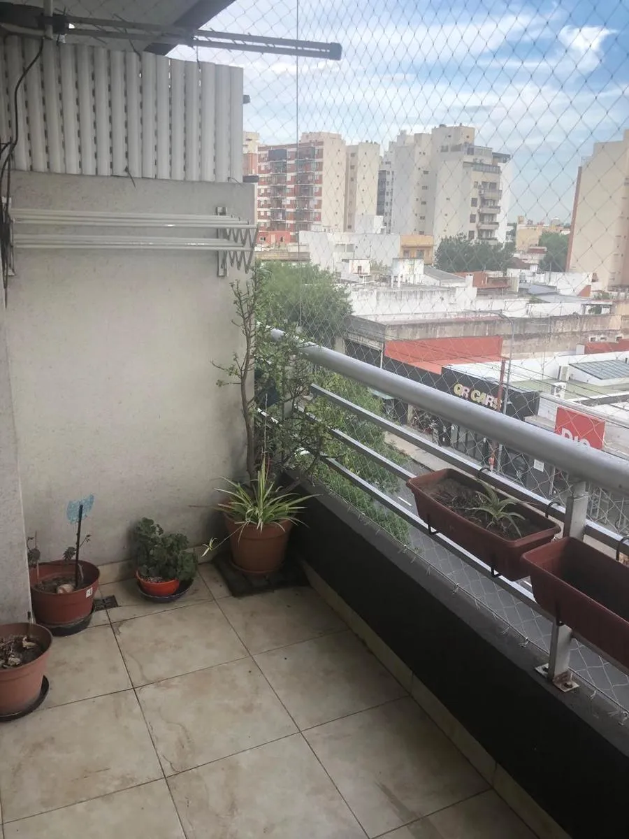 Monoambiente con balcón