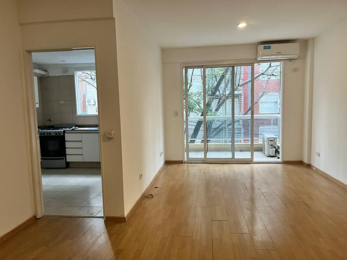 Piso Único De 4 Ambientes Con Cochera