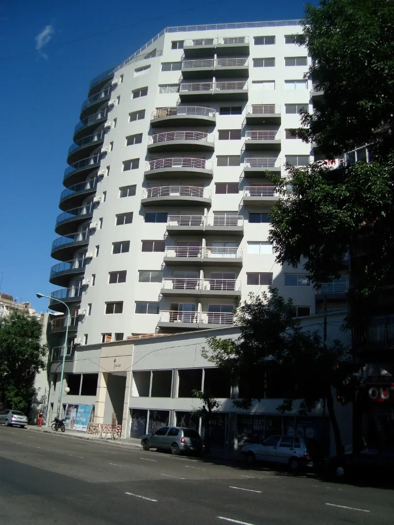 10° piso, balcón y pileta