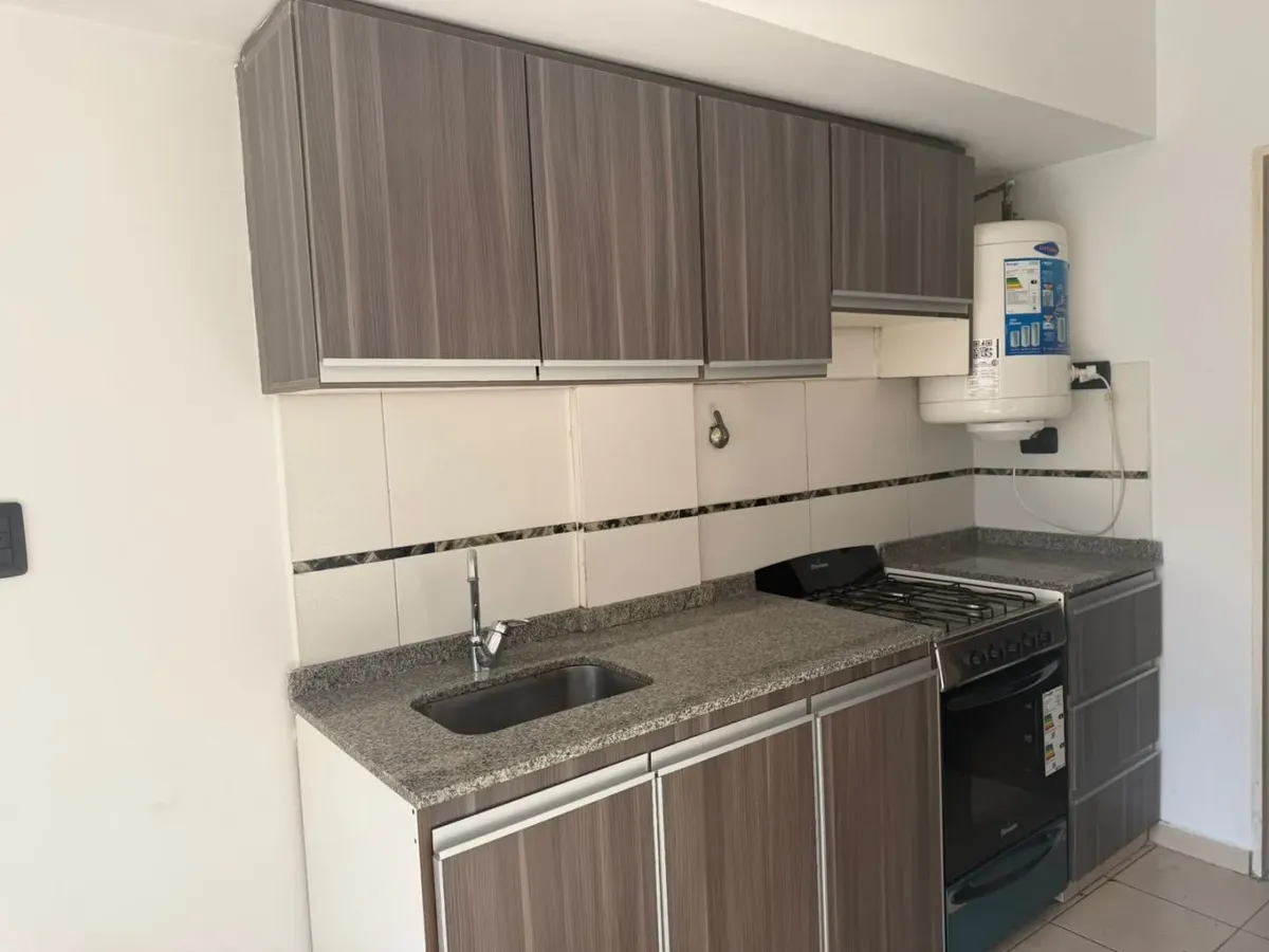 Oportunidad Para Alquilar O Comprar, 2 Amb. Con Patio Y Cochera