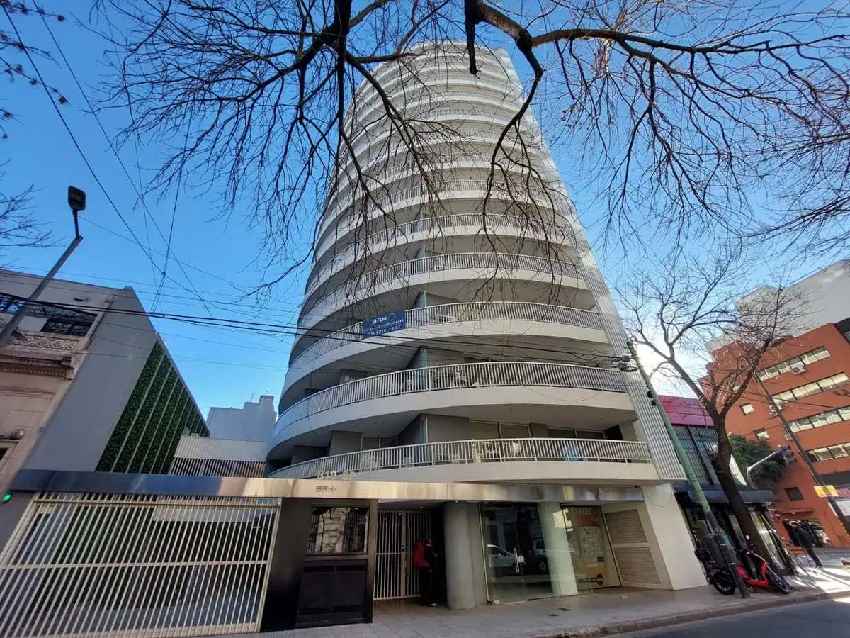 Monoambiente con patio y amenities