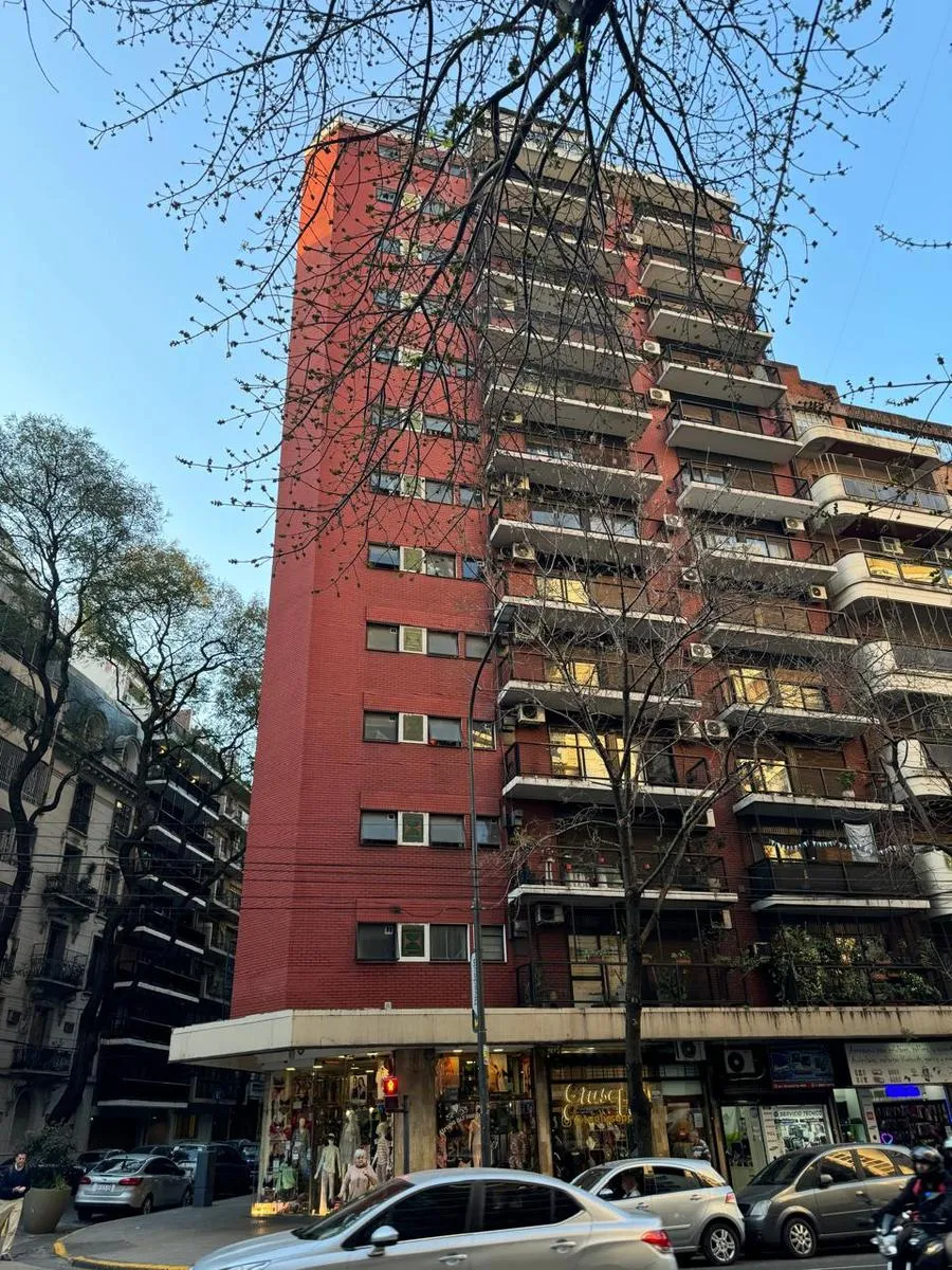 4th-floor front with balcony