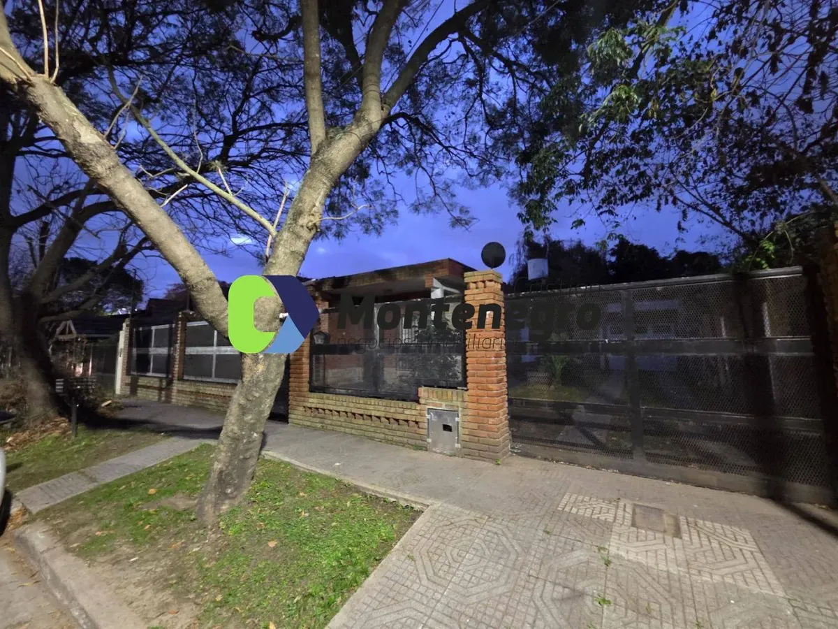 Amplia Casa En Alquiler En Berazategui