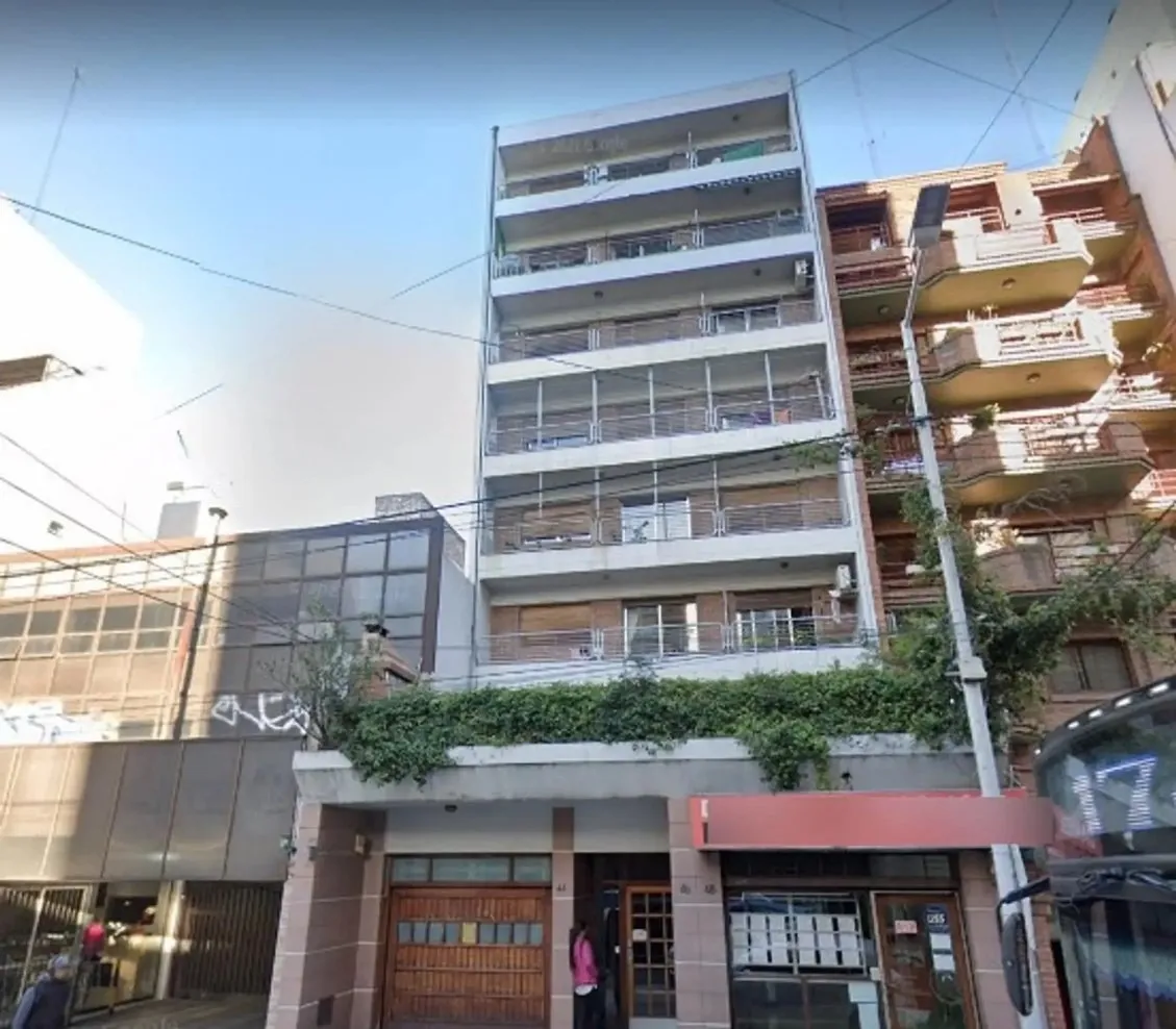 Monoambiente 3° piso con balcón