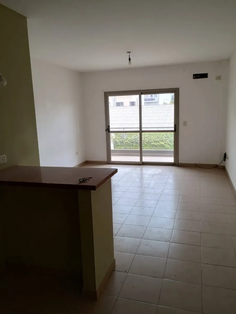 Monoambiente con balcón