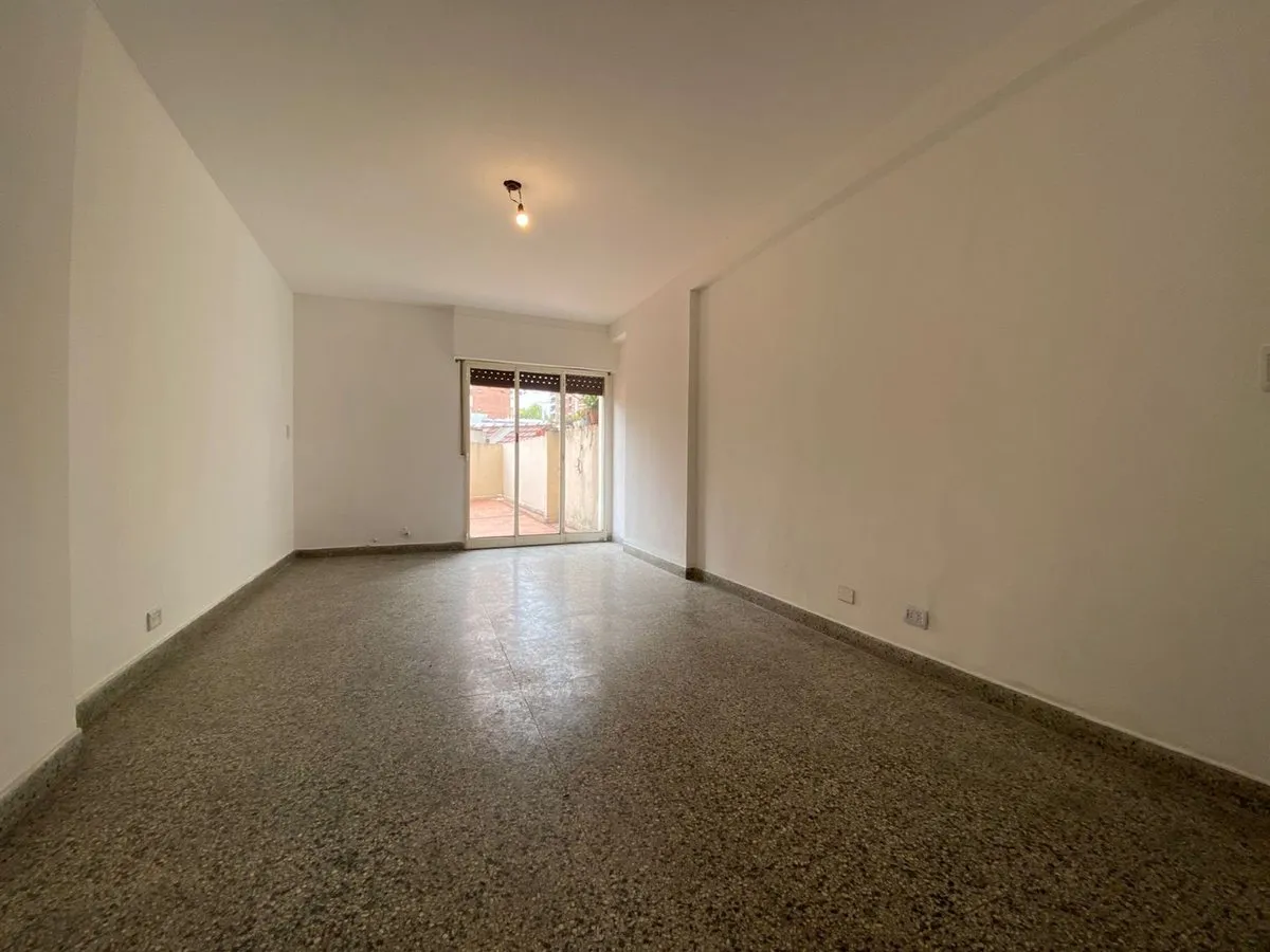 Depto Alquiler 3 Ambientes Con Patio Lomas