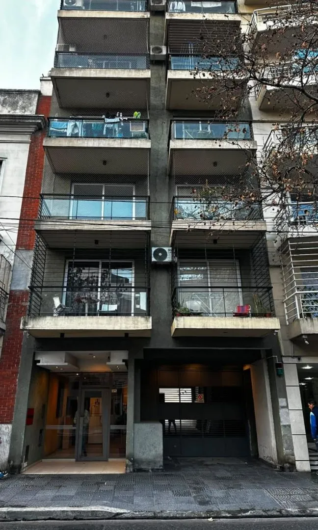 Alquiler Monoambiente Al Contrafrente Con Balcon En Flores
