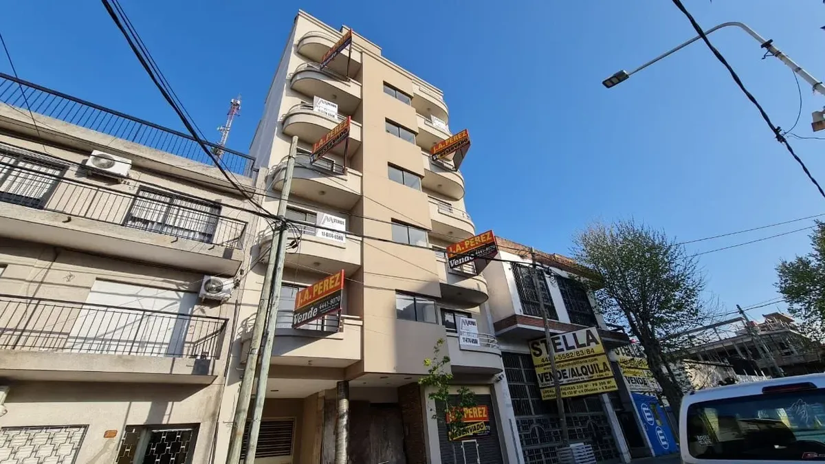2 ambientes con balcón